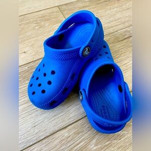 Blue crocs toddler size 9